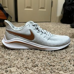 **Texas Baseball Team Issued** Nike Zoom Vomero 14 size 11